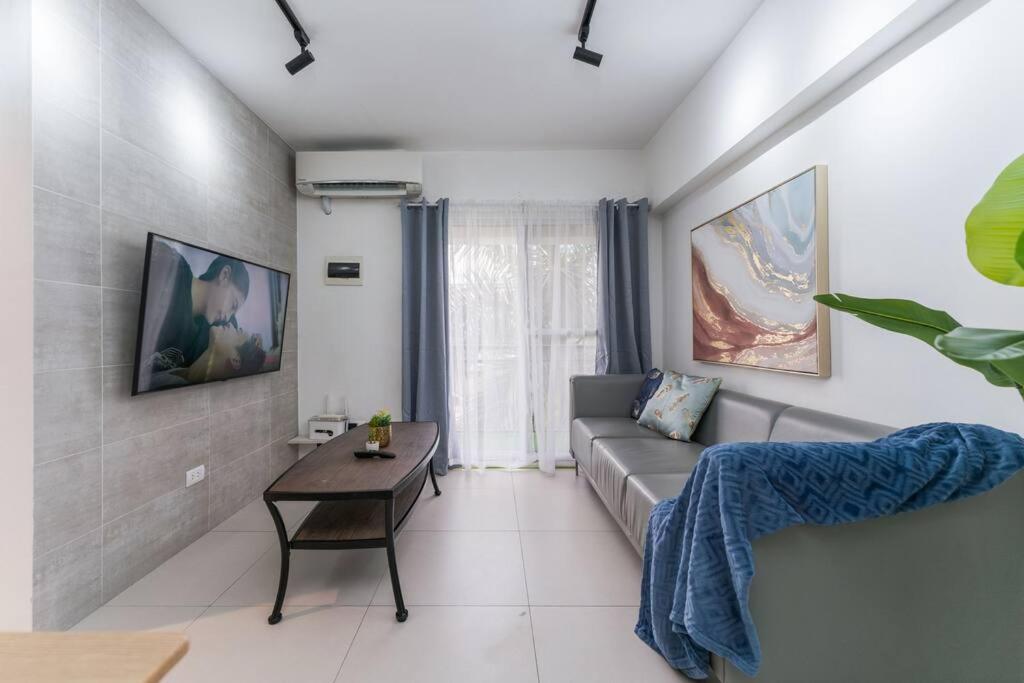Airport Express Hostel E-527, 2 Minutes To Airport,Fast Wifi, Free Netflix 麦克坦 外观 照片
