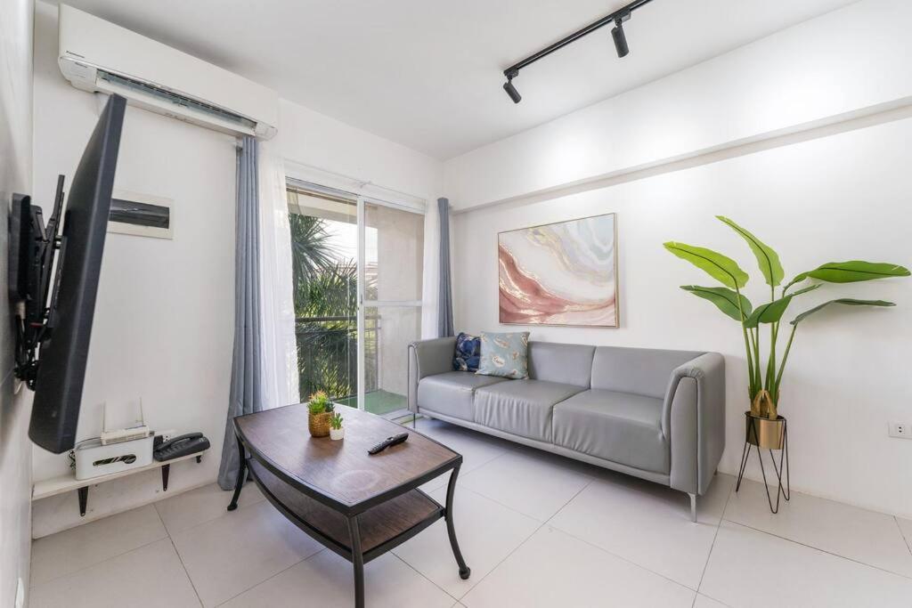 Airport Express Hostel E-527, 2 Minutes To Airport,Fast Wifi, Free Netflix 麦克坦 外观 照片