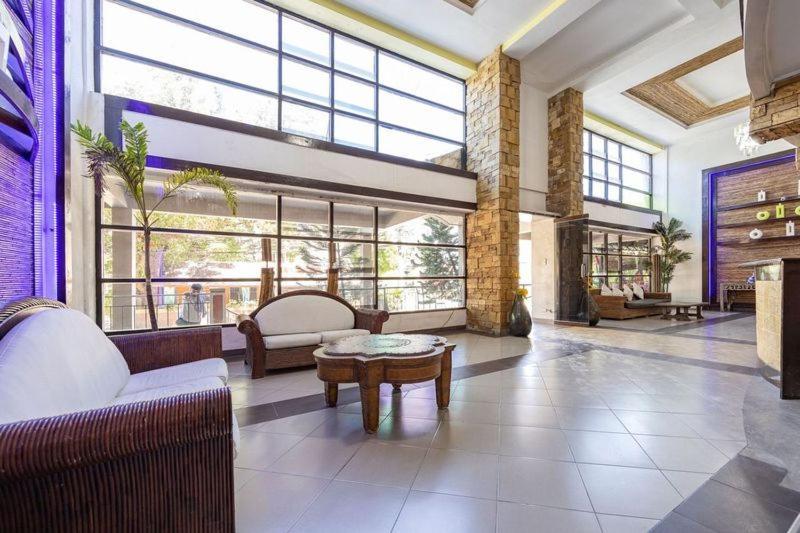 Airport Express Hostel E-527, 2 Minutes To Airport,Fast Wifi, Free Netflix 麦克坦 外观 照片